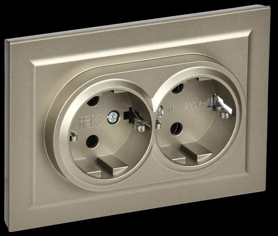 Розетка двойная с заземлением и рамкой IEK BRITE BR-R21-16-K37-F (шампань)