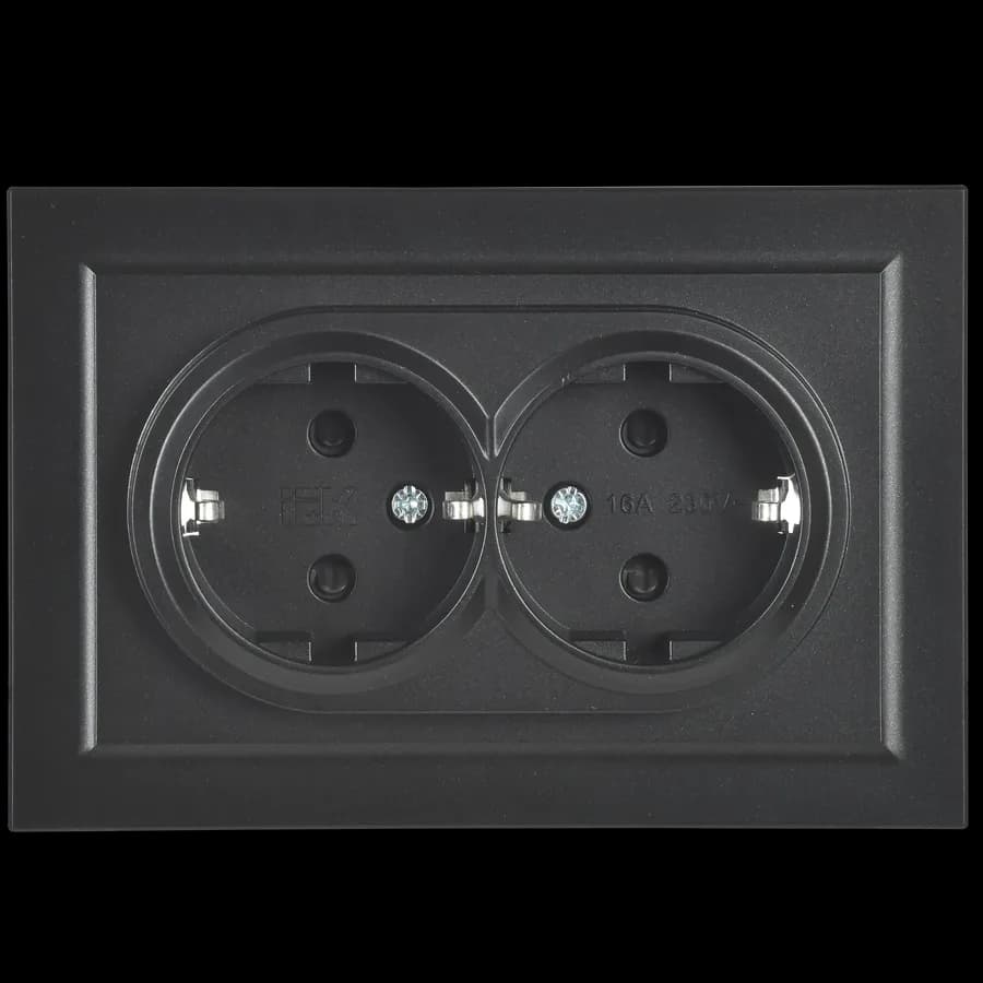 Розетка двойная с заземлением, защитными шторками и рамкой IEK BRITE BR-R24-16-K02-F (черный), фото 3