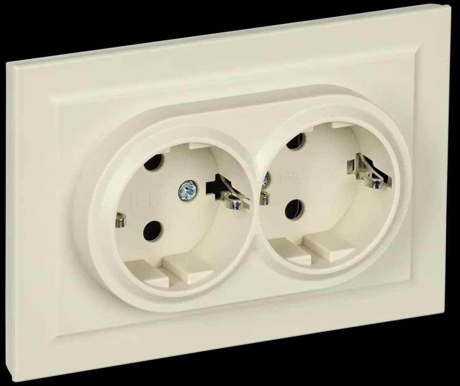 Розетка двойная с заземлением, защитными шторками и рамкой IEK BRITE BR-R24-16-K10-F (бежевый)