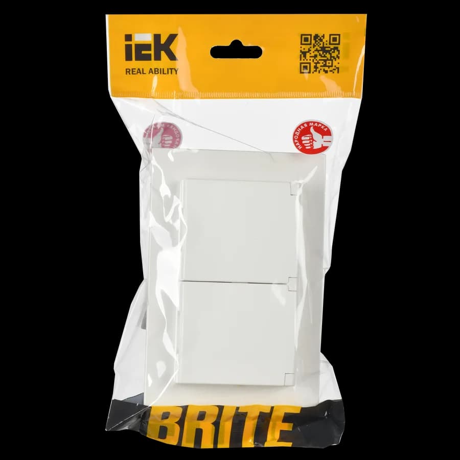 Розетка двойная с заземлением, защитными шторками, крышкой и рамкой IEK BRITE BR-R26-16-44-K01-F (белый), фото 2