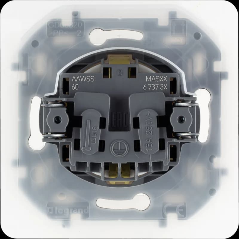 Розетка с заземлением со шторками с крышкой влагозащищённая IP44 Legrand Inspiria 673740 (белый), фото 4